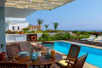 Protaras Seafront Villa Alia -  Ferienhäuser