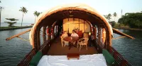 Spice Coast Cruises CGH Earth-Houseboat Hotels in Muhamma