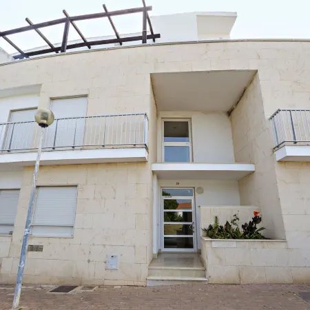 Cam lia in Tavira With 2 Bedrooms and 2 Bathrooms
