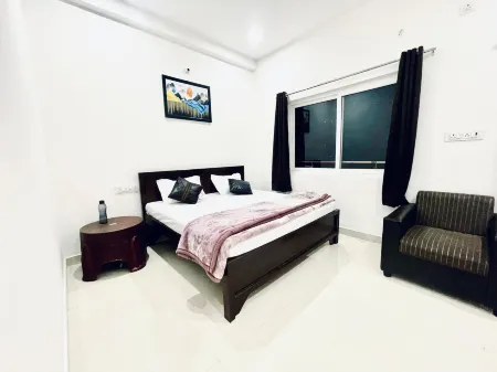 Majestic Guest House Отели в г. Сойепур