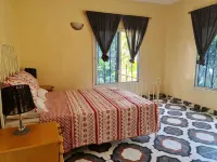 四卧室房屋可住八人 - 帶花園並歡迎寵物 酒店