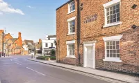 14-16 Grosvenor Street Luxury Apartments Hotels in Eccleston