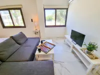 해피 홈스 파라다이스 라르나카 호텔