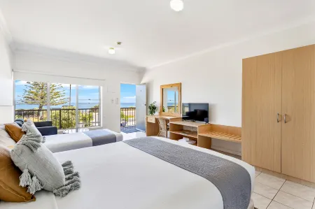 Coast Motel and Apartments Отели в г. Порт Ноарлунга Юг