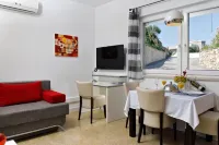 Beach Apartments in Stobre Hotels in Stobrec