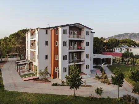 Kompleksi Royal Отели в г. Velipoje