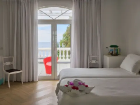 Inn & Art Madeira Hotels in Canico