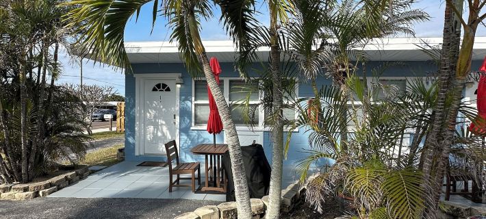Coco Sands Studios Hotels in Cocoa Beach
