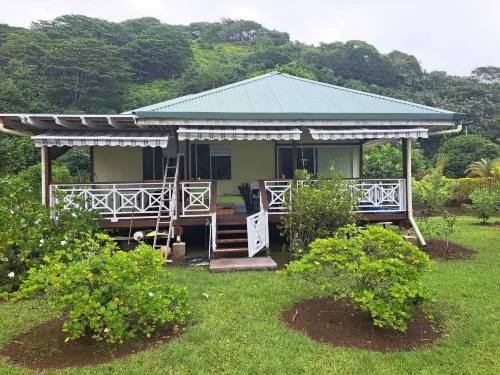 Fare Mama Rota - au Bord de l'océan Hotels in Raiatea