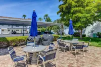 Coastal Paradise Condo Steps to Crescent Beach