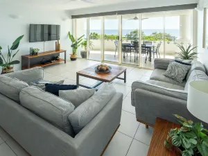 Waters Edge Apartment