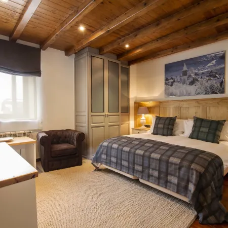 Eira Ski Lodge