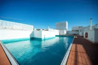 Day's Inn Hotel and Residence