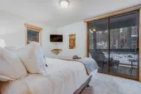 Arroyo by AvantStay Peaceful Mountain Townhouse w Large Private Balcony