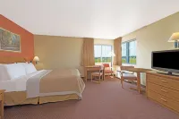 Days Inn by Wyndham Cameron - Pet Friendly