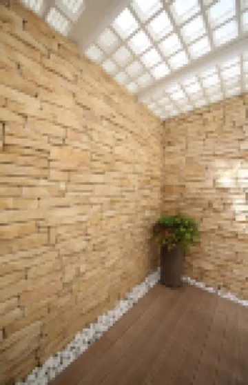 萊昂納多庭苑公寓酒店