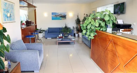 Peri's Hotel Отели в г. Артеми