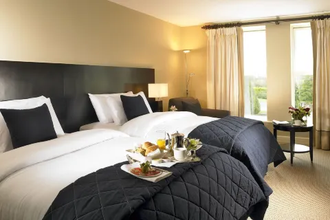 Horse & Jockey Hotel