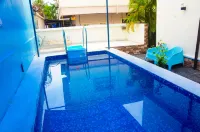 J Gibson Hotel - Pools