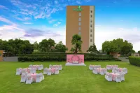 Lemon Tree Hotel, Sector 68, Sohna Road, Gurugram فنادق في جورجاون