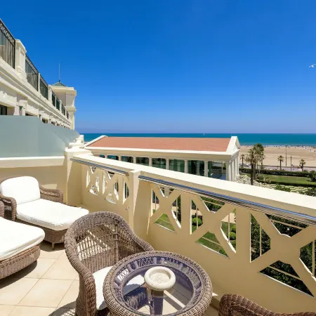 Las Arenas Balneario Resort