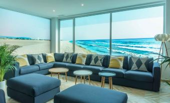 Take Surf Hostel Conil