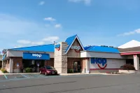 Ramada by Wyndham Vineland Millville Area Hotel di Vineland