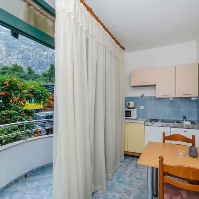 Apartment and Rooms Ivan Hoteles cerca de Puerto de Makarska