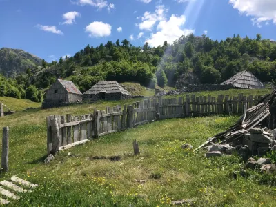 Natyral Razma Resort Отели в г. 