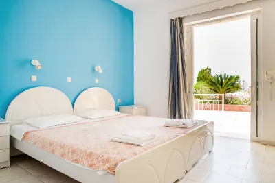 Kontessa Apartments Hoteles cerca de Paradise Beach