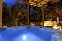 Mr and MRS White Paros - Hot Tub