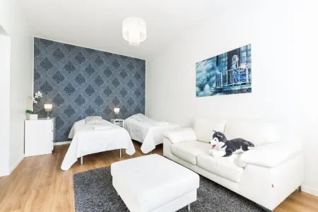 Go Happy Home Apt Vuorimiehenkatu 14 Отели рядом с достопримечательностью «Suomenlinna Church (Suomenlinnan Kirkko)»