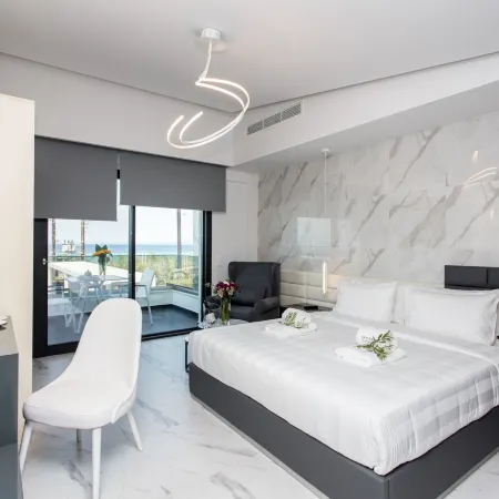 Crystal Villas & Suites