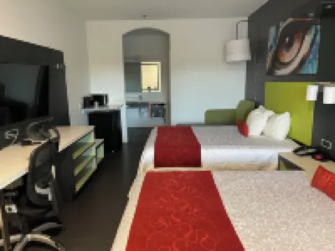 Lindsay Inn Hotels in Cooke County