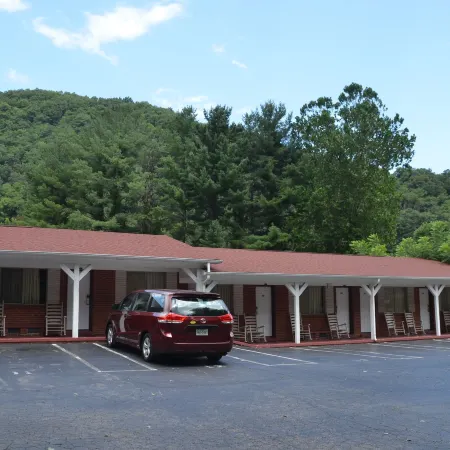 Travelowes Motel - Maggie Valley