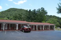 Travelowes Motel - Maggie Valley - Pysäköinti