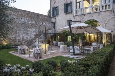 Hotel Nani Mocenigo Palace Hotels near La Moretta