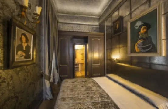 Antica Dimora Delle Cinque Lune Hotels near Ara Pacis