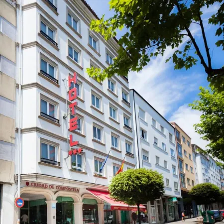 Hotel Ciudad de Compostela Отели рядом с Аэропорт Сантьяго-де-Компостела