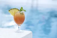Maritimo Beach Hotel - bar