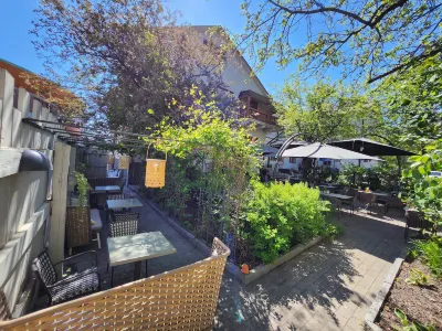 Harmooni Suites Hotel a 