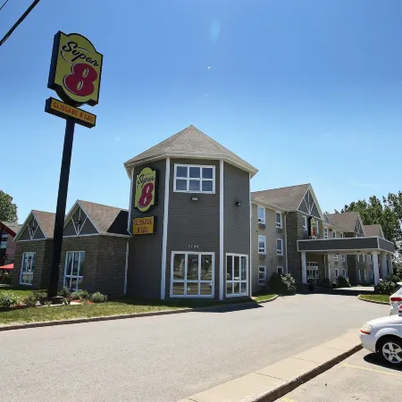 Super 8 by Wyndham Trois-Rivieres