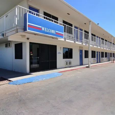 Motel 6 Carlsbad, NM Отели в г. Эдди