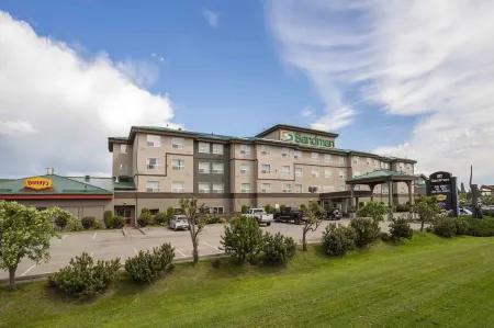 Sandman Hotel Quesnel Отели в г. Квеснел