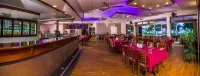 King Reef Resort - bar