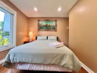Cozy Home Near Transit & Hillcrest Mall with Free Parking - Homestays