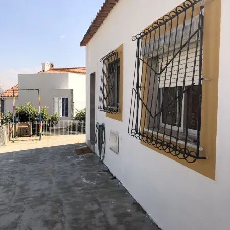 Margarida Guest House - Rooms Hotels in Almada