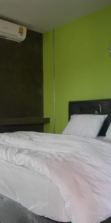 ห้องดีลักซ์ เตียงใหญ่ 1 เตียง