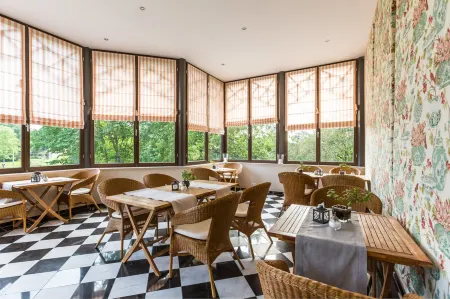 Hotel Schloss Gamehl Отели в г. Нойбург