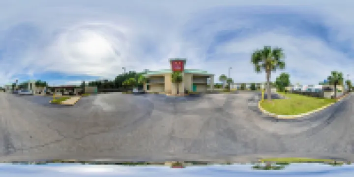 Econo Lodge Inn & Suites